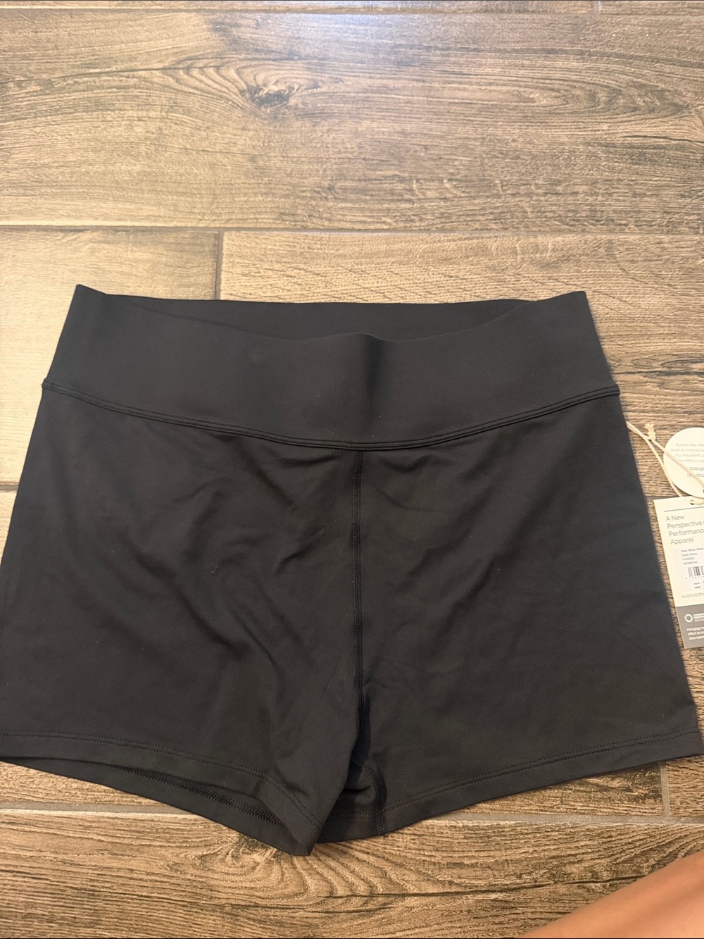 Vuori Halo Micro Short. Solid Black. Large. NWT - Picture 4 of 4